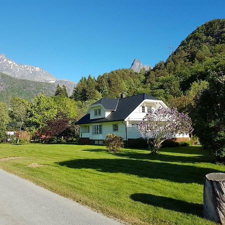 Appartement Nora Gard à Åndalsnes Extérieur photo