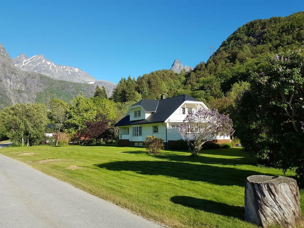 Appartement Nora Gard à Åndalsnes Extérieur photo